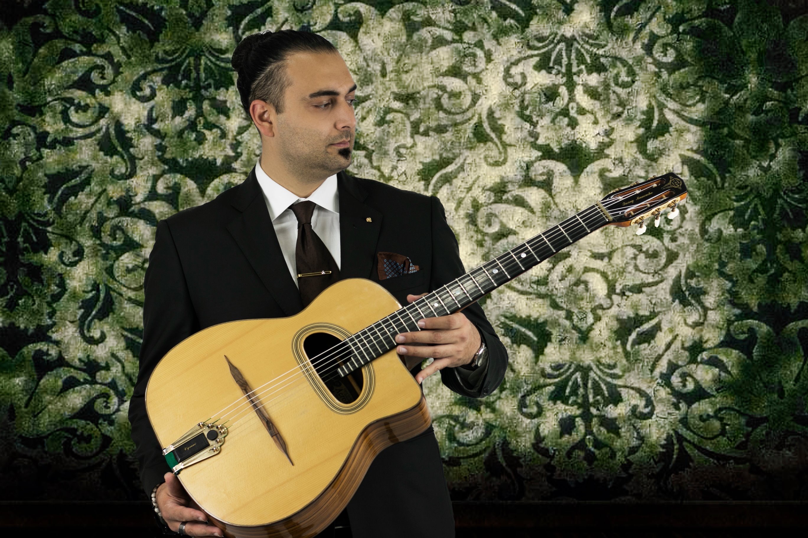 Cyranó Vatel alla chitarra